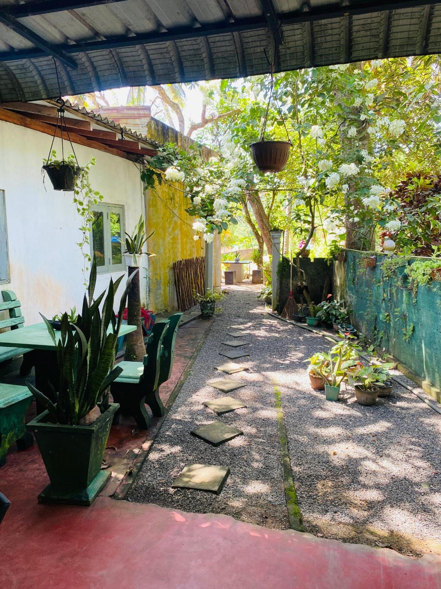 Little Mount Guest House Мирисса Экстерьер фото